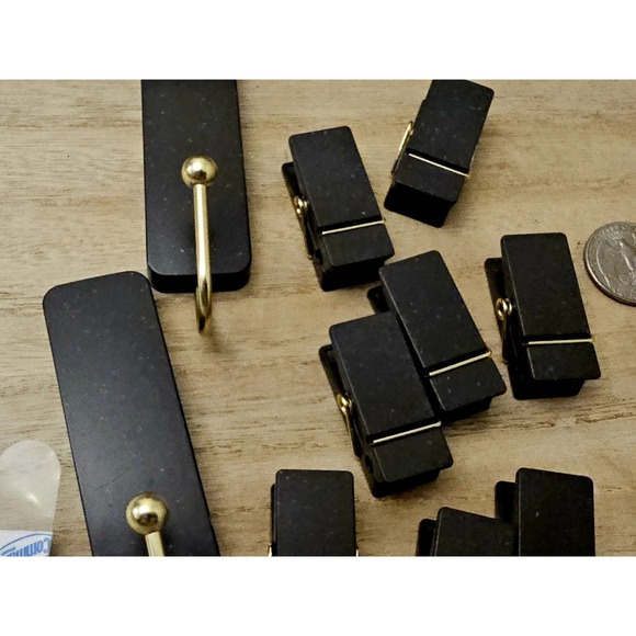 Command Hooks And Decorating Spring Clips Set - Picture 5 of 8